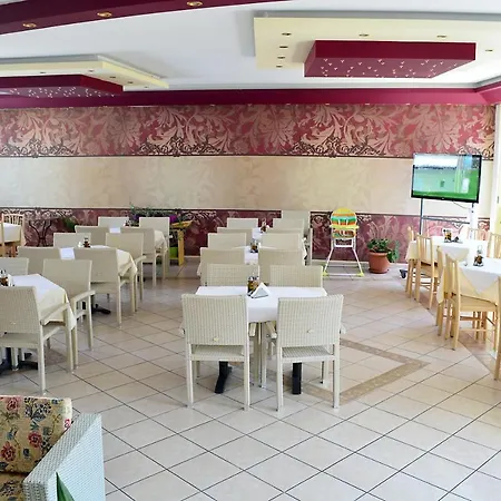 Alexandros Hotel