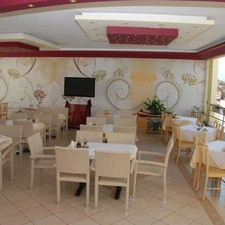 Otel Alexandros 3*
