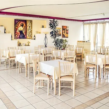 Alexandros Hotel 3*